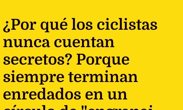 Ciclistas enredados en el chisme rueda tras rueda